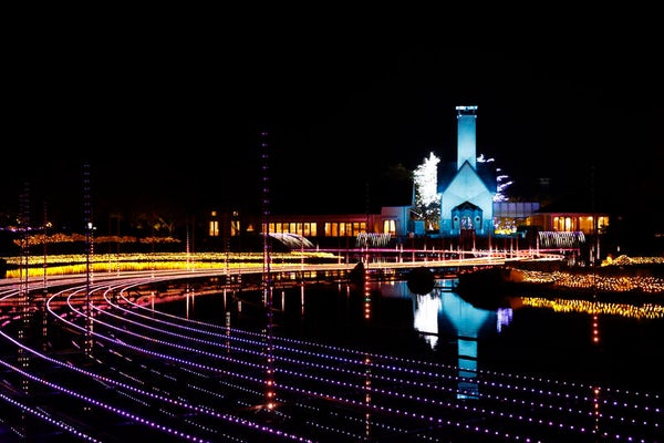【福井県内発】 国内最大級のなばなの里イルミネーションと熱田神宮・蒲郡いちご狩り食べ放題2日間1